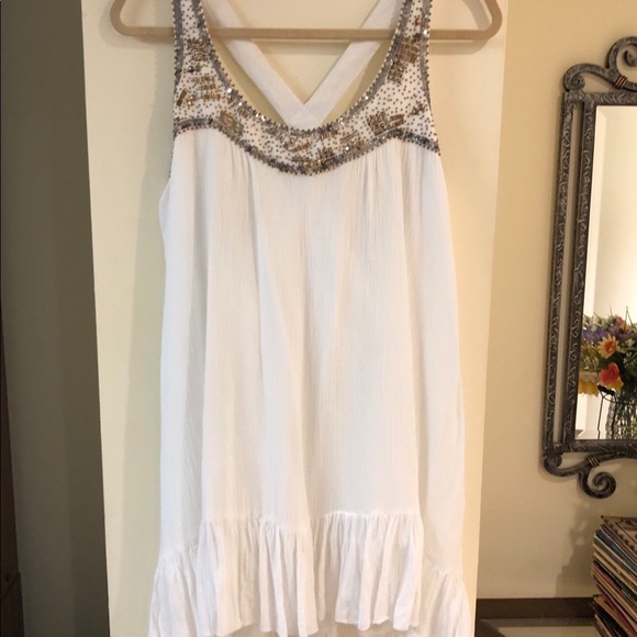 En Creme Dresses & Skirts - 🌼🌼Beaded lined tulip dress S🌼🌼